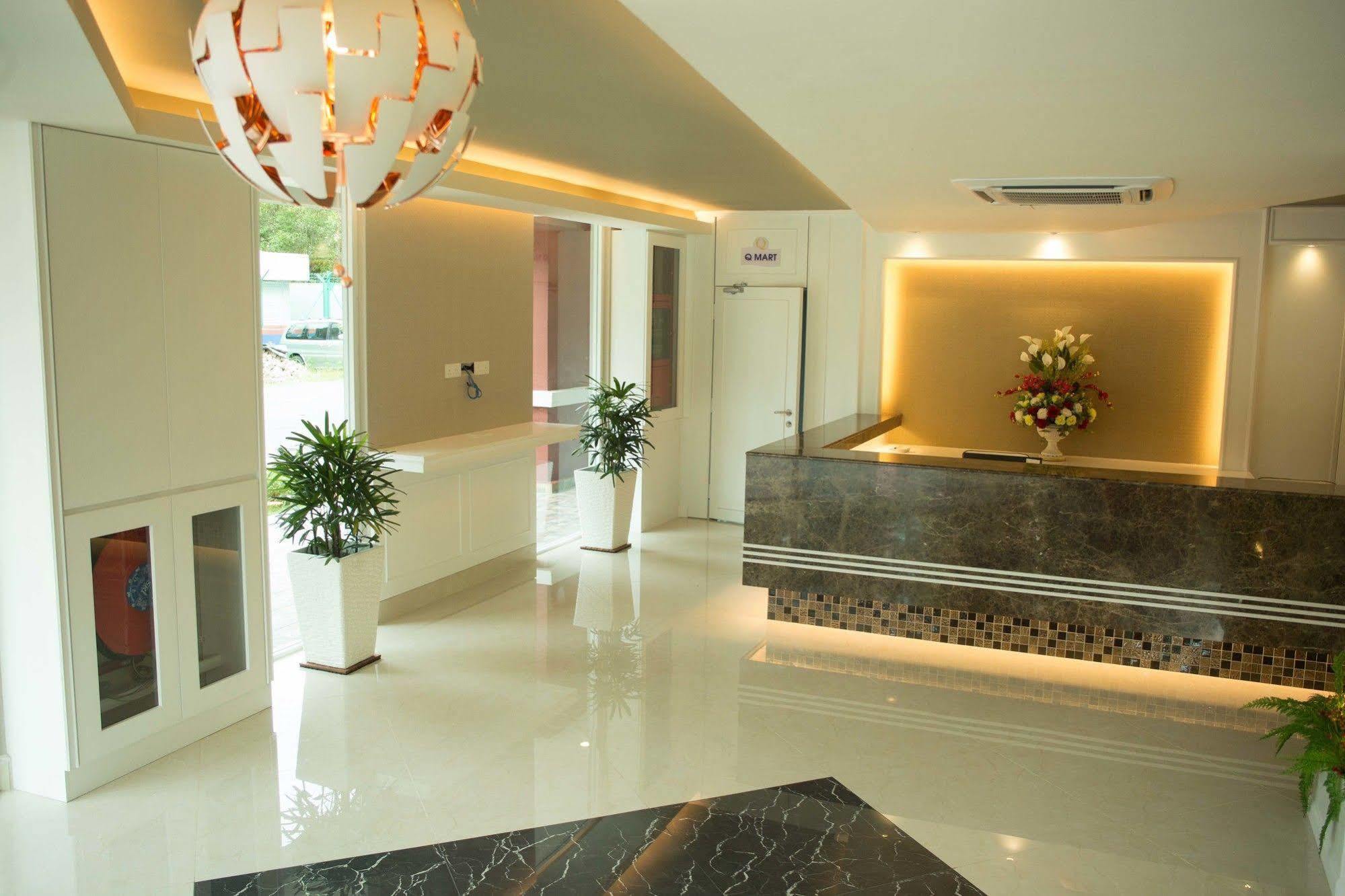 Qlassic Hotel Sepang Exterior photo